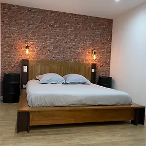  Apartment 2 Pieces Vue A Proximite Des Parfumeries